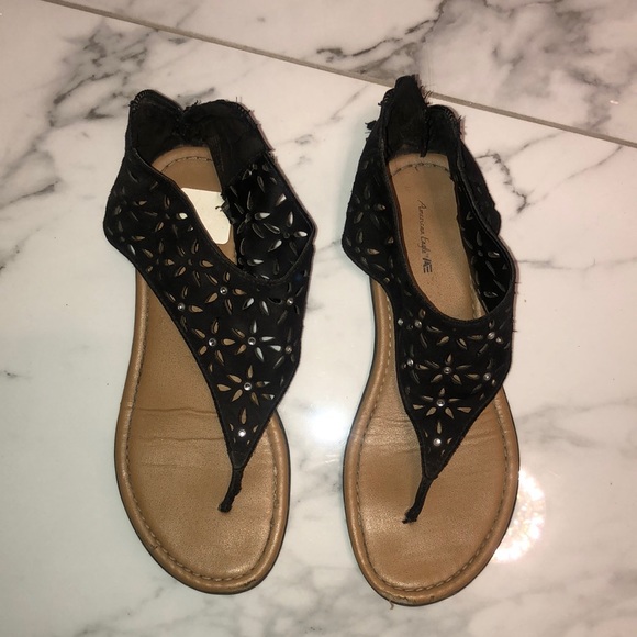 Sandals - Picture 1 of 2